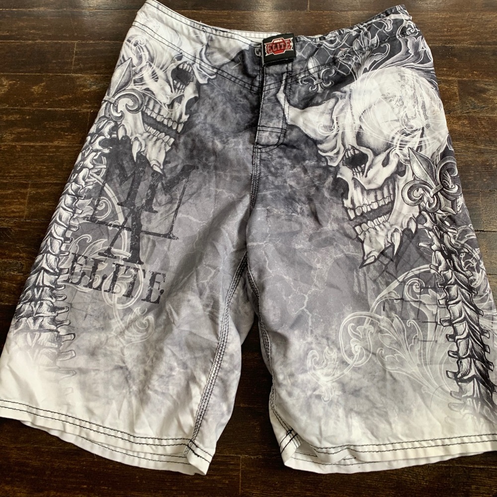Men’s MMA Elite shorts size small